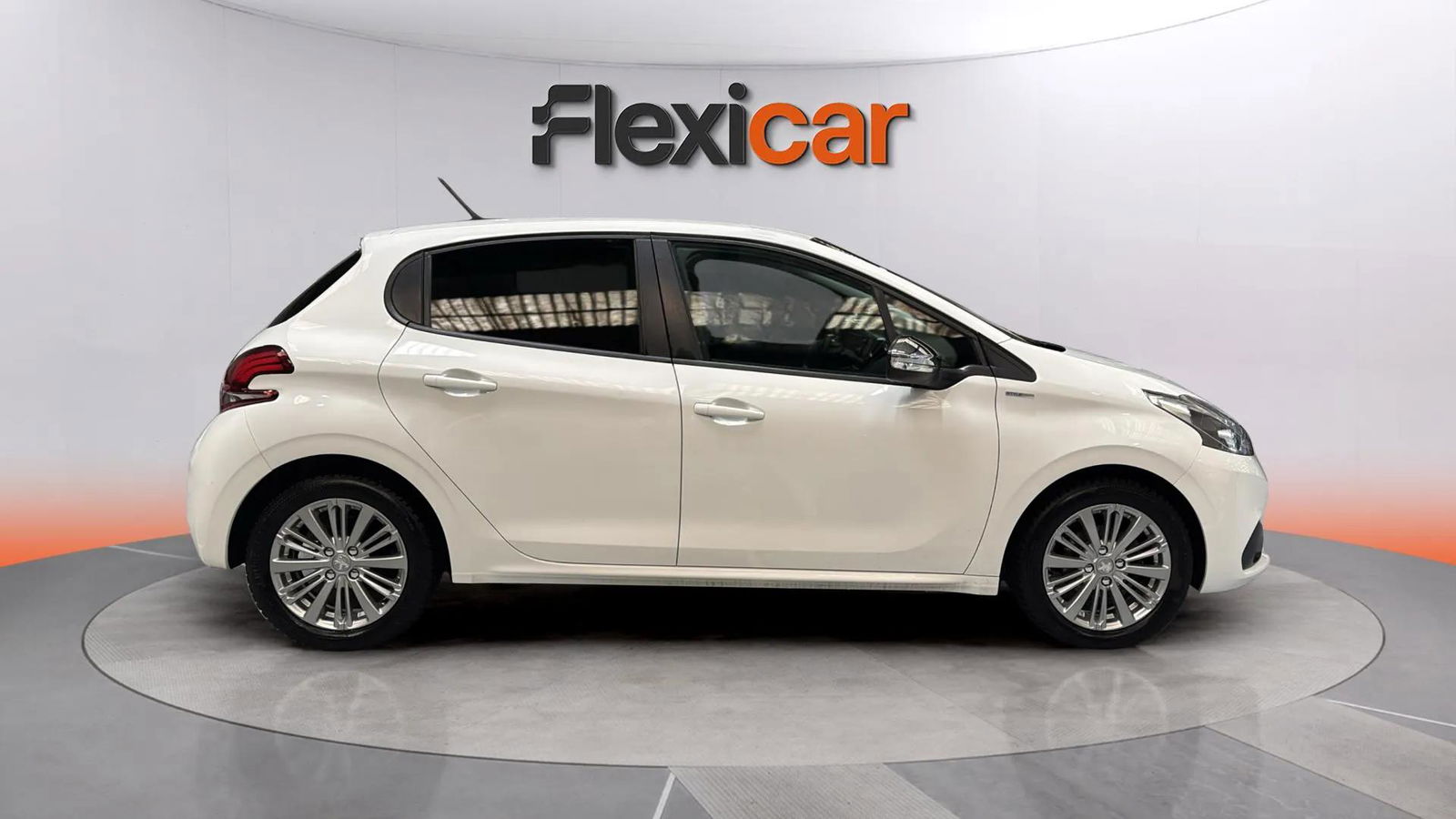 https://cdn-flexicar.caraffinity.it/public_appraisal_images_pro/images/stock/200089/OaEEIr1SmK__12 (13).jpg